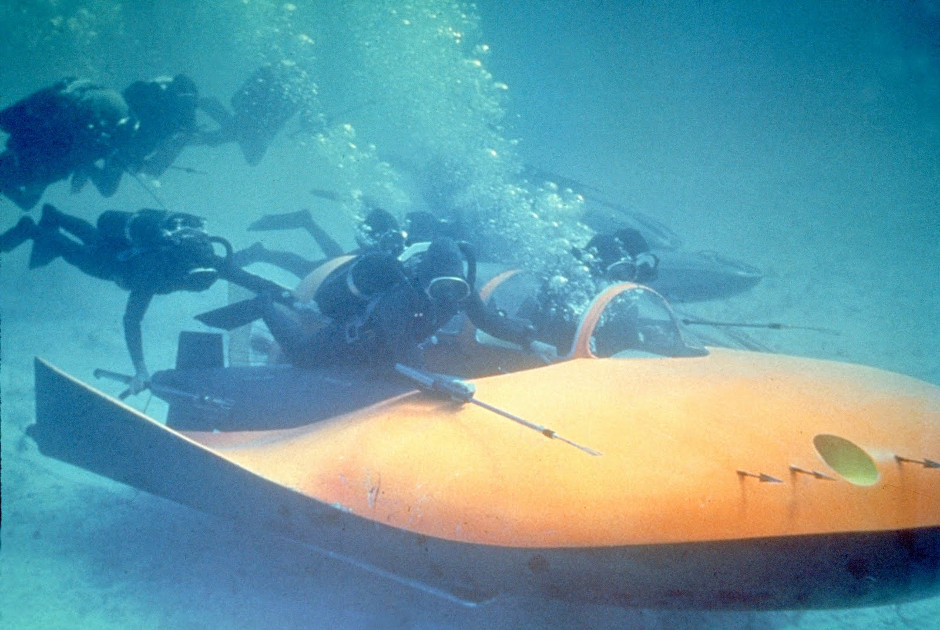 James Bond SDV midget Submarine from Thunderball made by CosMoS