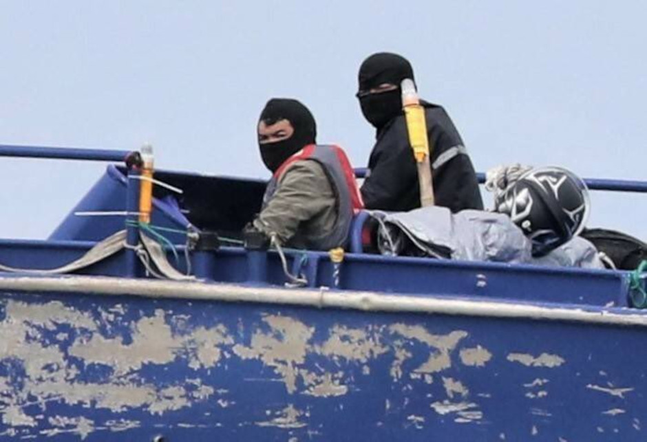 Suspected Chinese Boats Off Taiwance Island