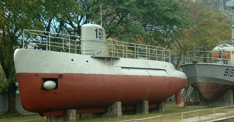 Chinese Navy Midget Submarine