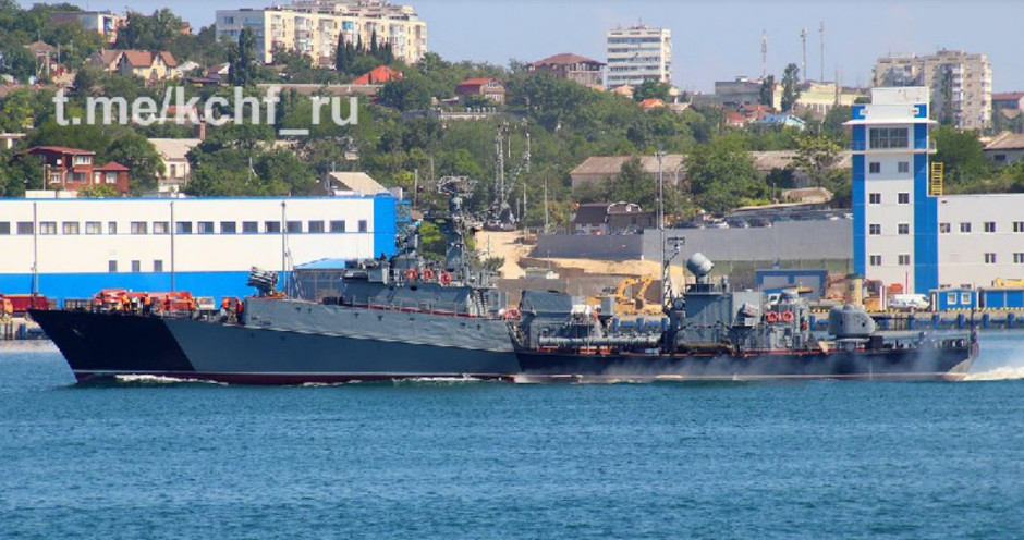 Russian Navy's New Deceptive Camouflage On Grisha