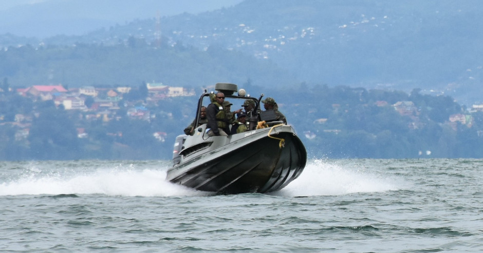 Rwandan Navy boat with machine gun